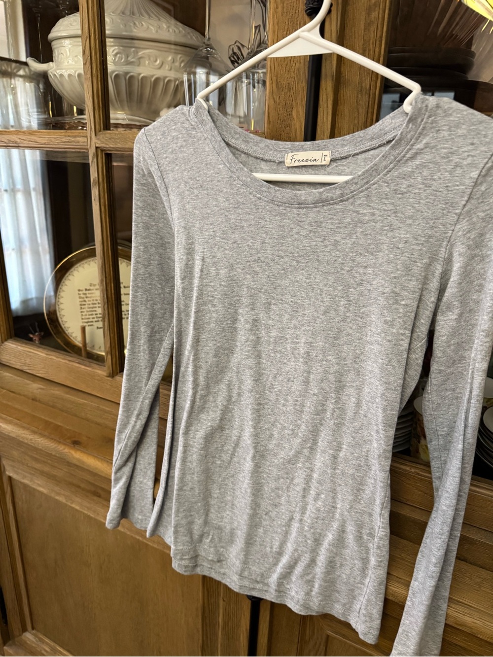 Lightweight Long-Sleeve Crewneck Top - Light Gray